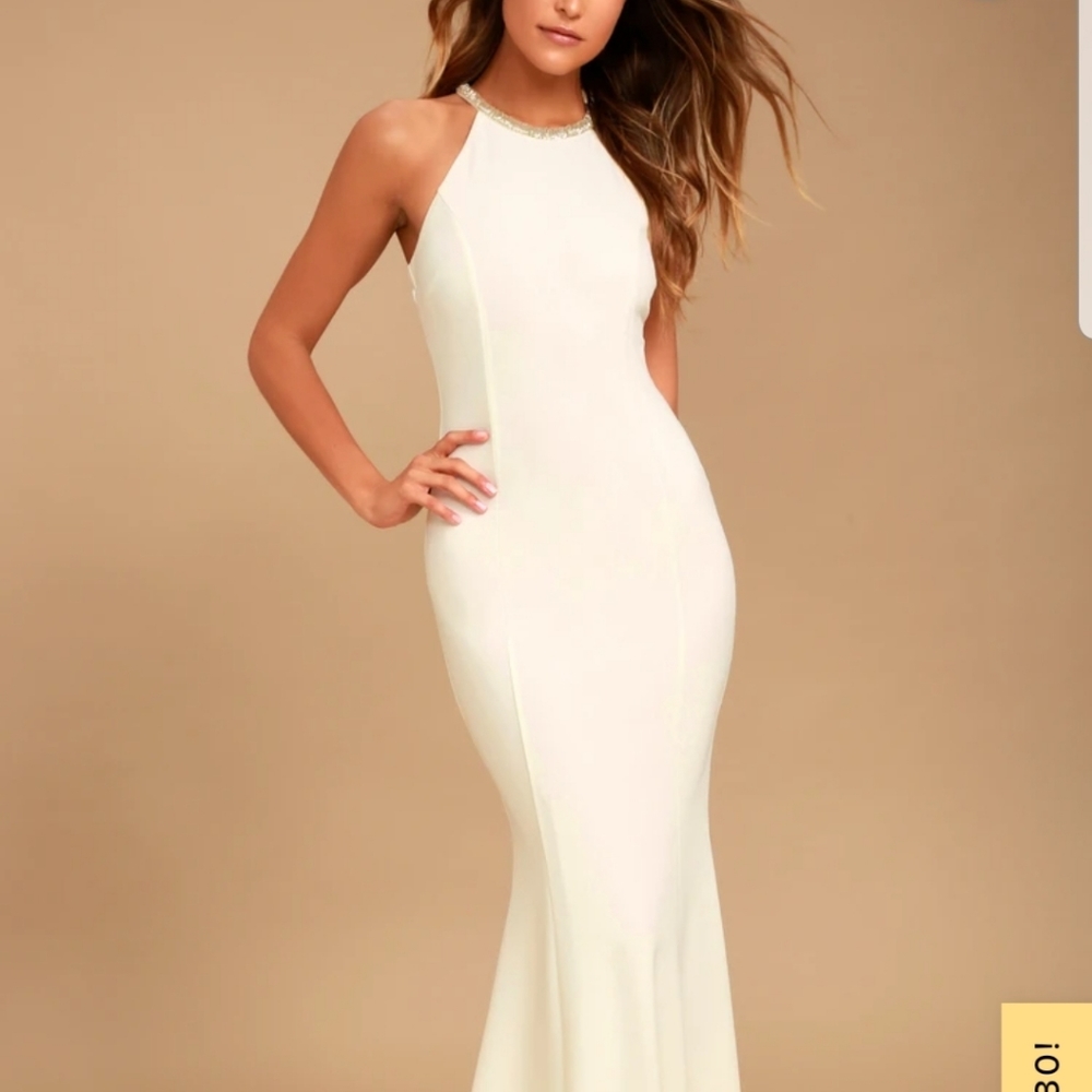 Girl in the mirror white wedding dress